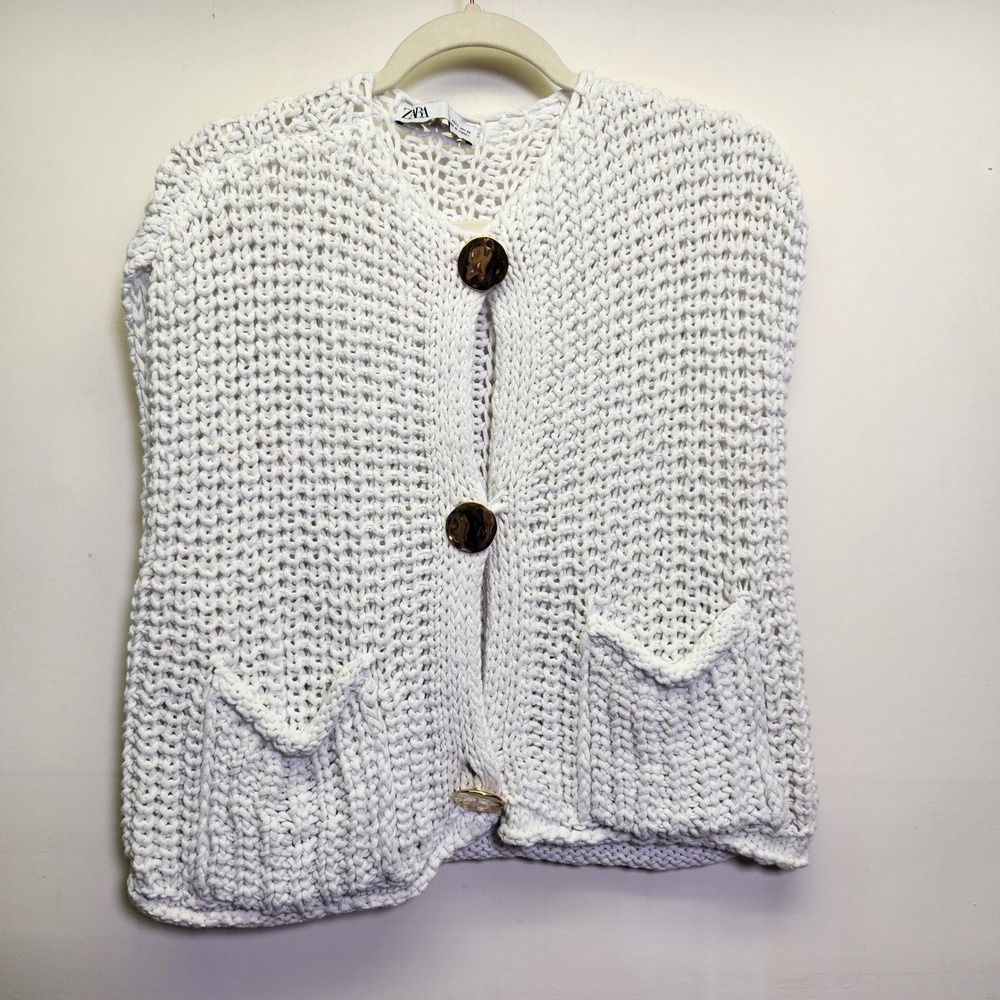 Zara White Chunky Crochet Knit Sweater Vest Lrg Sleeveless Gold Button Front